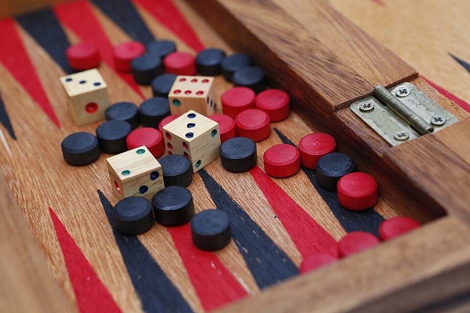 Backgammon (12666376575).jpg