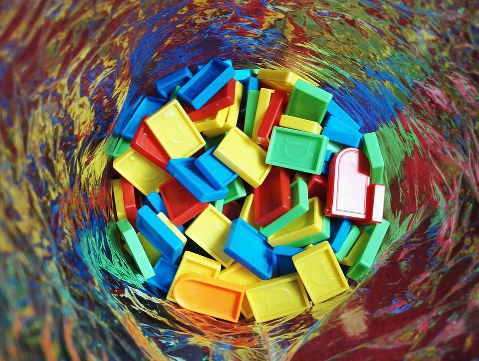 Color dominoes (34519743611).jpg