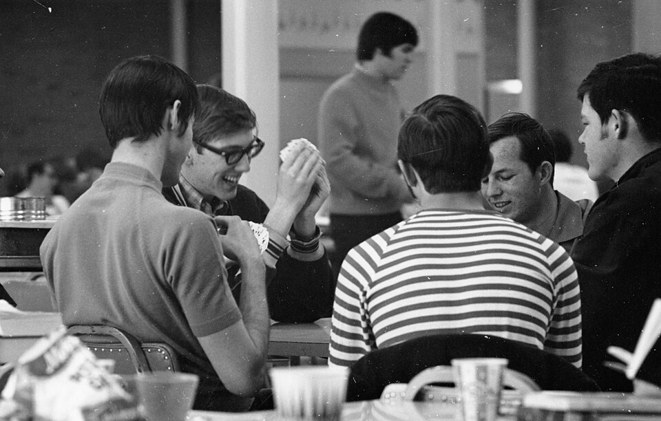 Male students playing cards in University of Texas at Arlington's Hereford Student Center (10010564)
